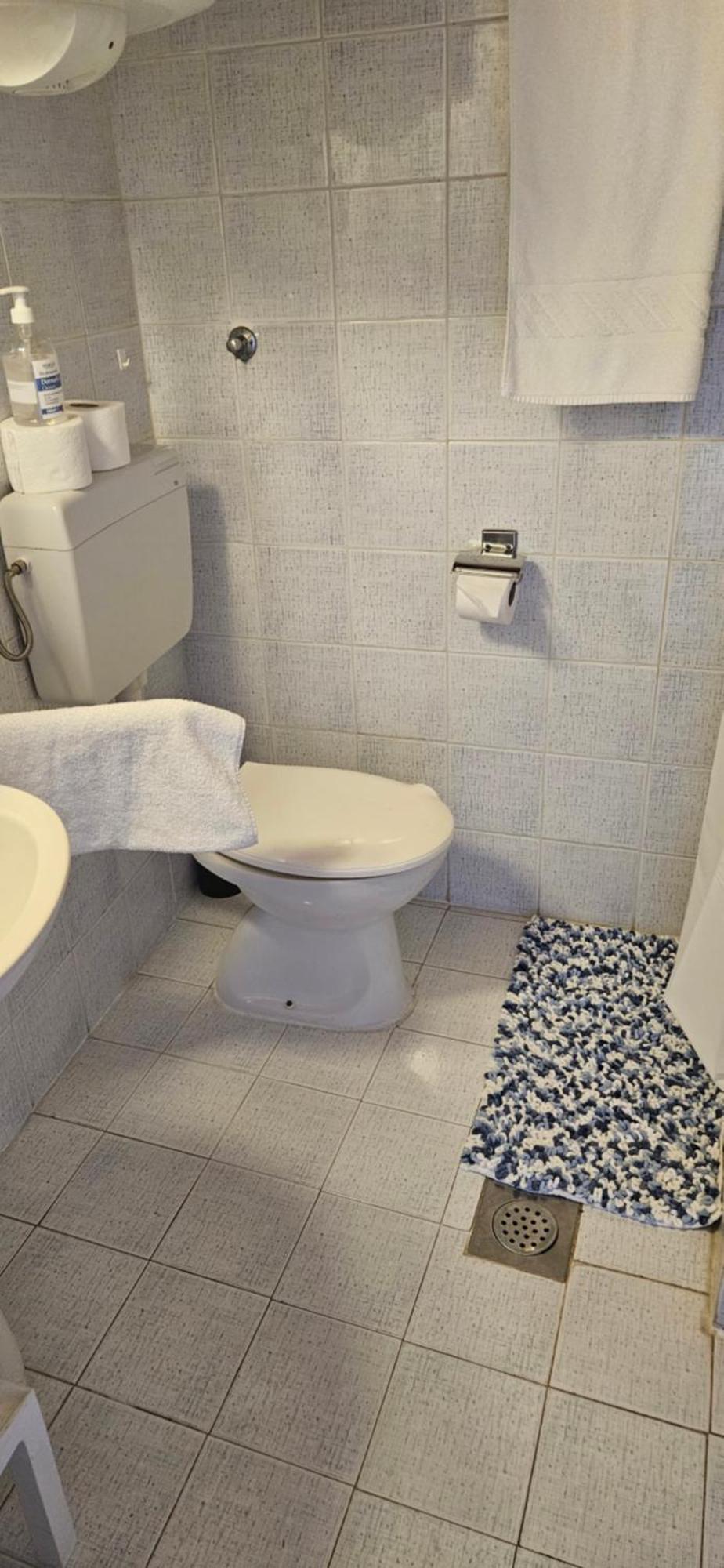 Salyna "Rooms Bela" Icici Bilik gambar
